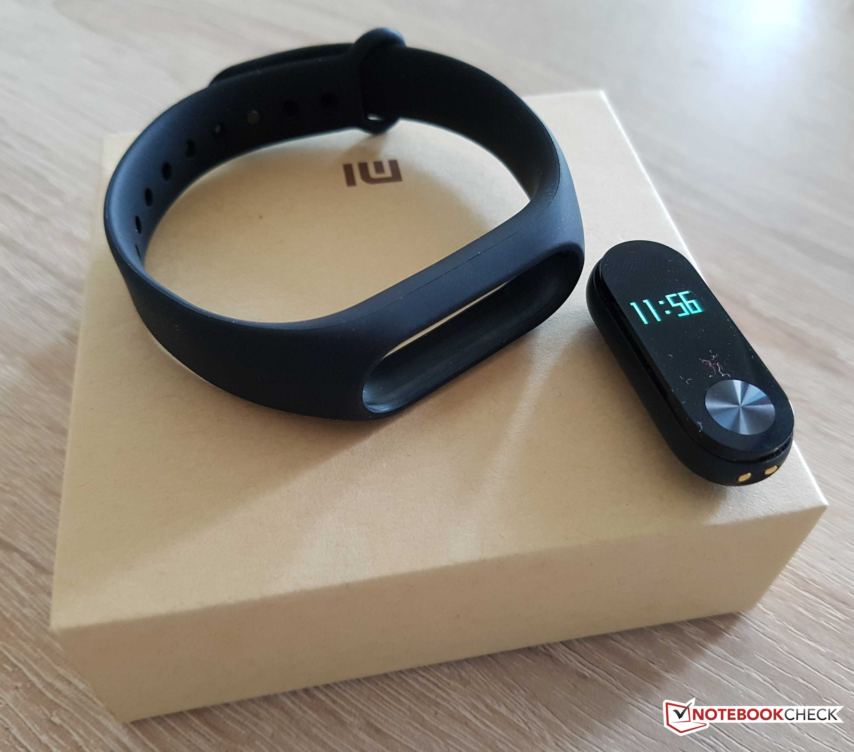 Xiaomi mi band 2 — обзор умного фитнес браслета