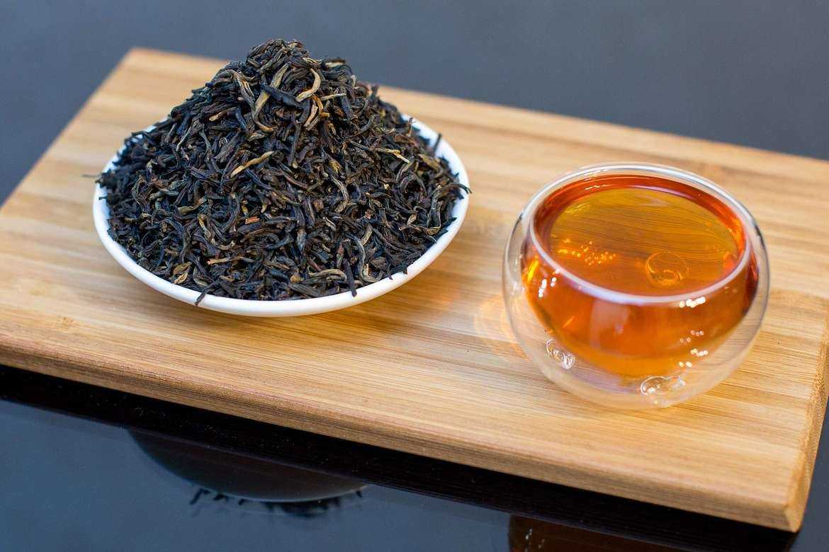 Сорт чая пуэр. Чай Шри Ланка оранж Пеко. Маофэн Ворсистые пики чай. Чай молочный улун черный. Чай черный сорт puer.