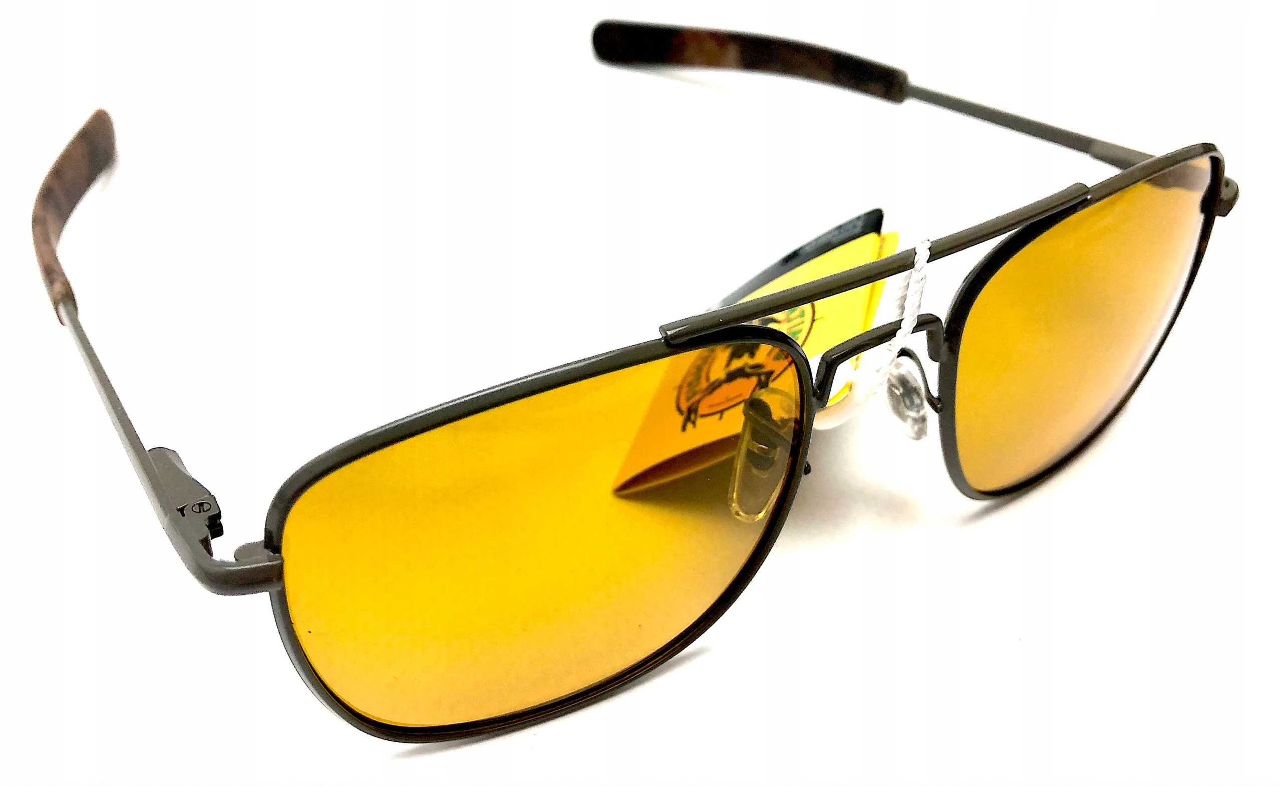 Лучшие очки с поляризацией. Поляризованные очки. Очки солнцезащитные поляризационные. Старые солнцезащитные очки. Поляризационные очки для водителя.