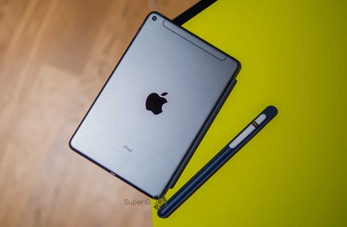 Самый компактный планшет Apple наконец обновился В плане дизайна ничего не изменилось Это по-прежнему миниатюрный, аккуратный и весь такой ми-ми-мишный iPad mini Зато под капотом теперь злющее железо, как в последних iPhone А ещё девайс подружился с Apple