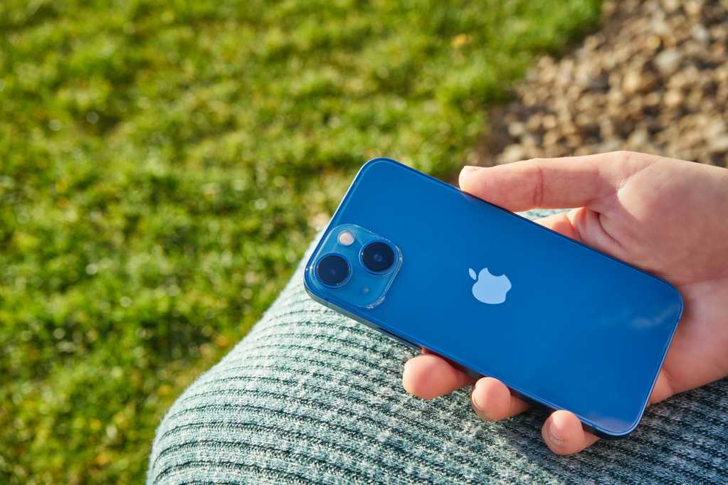 Айфон 13 купить в уфе. Iphone 13 Mini Blue. Iphone 13 Mini синий. 13 Mini 128 Blue. Iphone 13 Blue 128 GB.