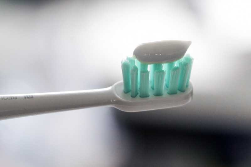 Какие бывают зубные щетки на 2022 год: лучшие модели