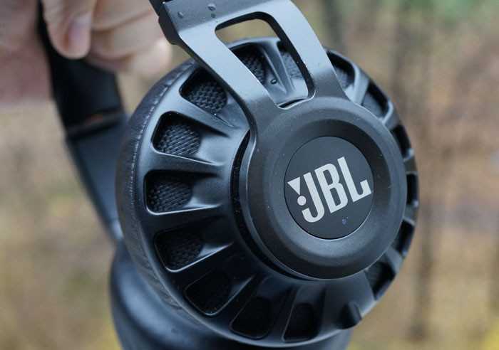 Оригинальный звук s. JBL Synchros s700.