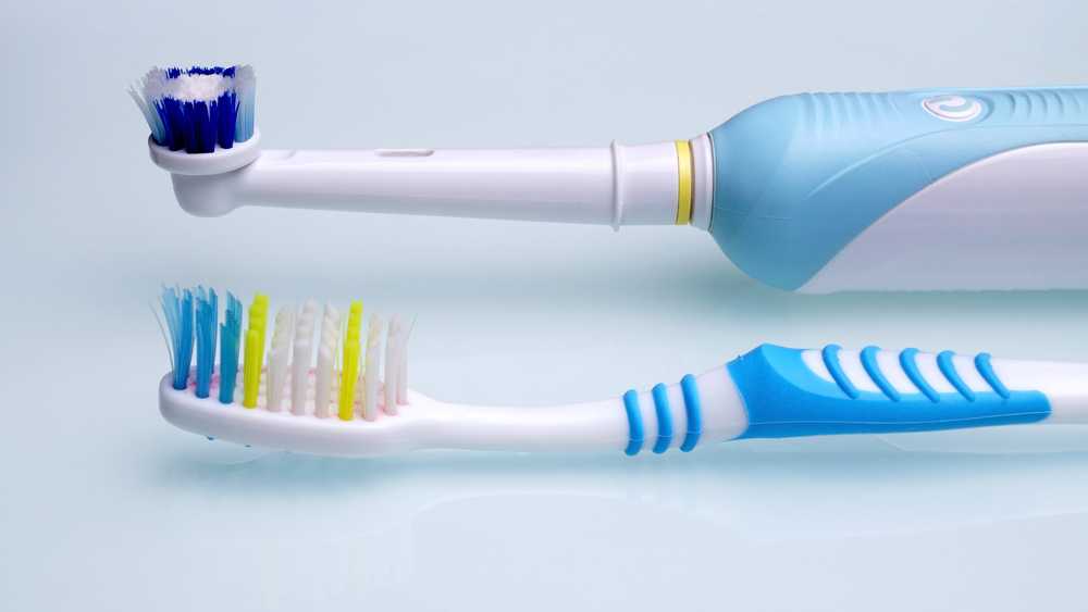 Как выбрать электрическую зубную щетку взрослому: отзывы стоматологов, советы, таблица сравнения, лучшие с алиэкспресс