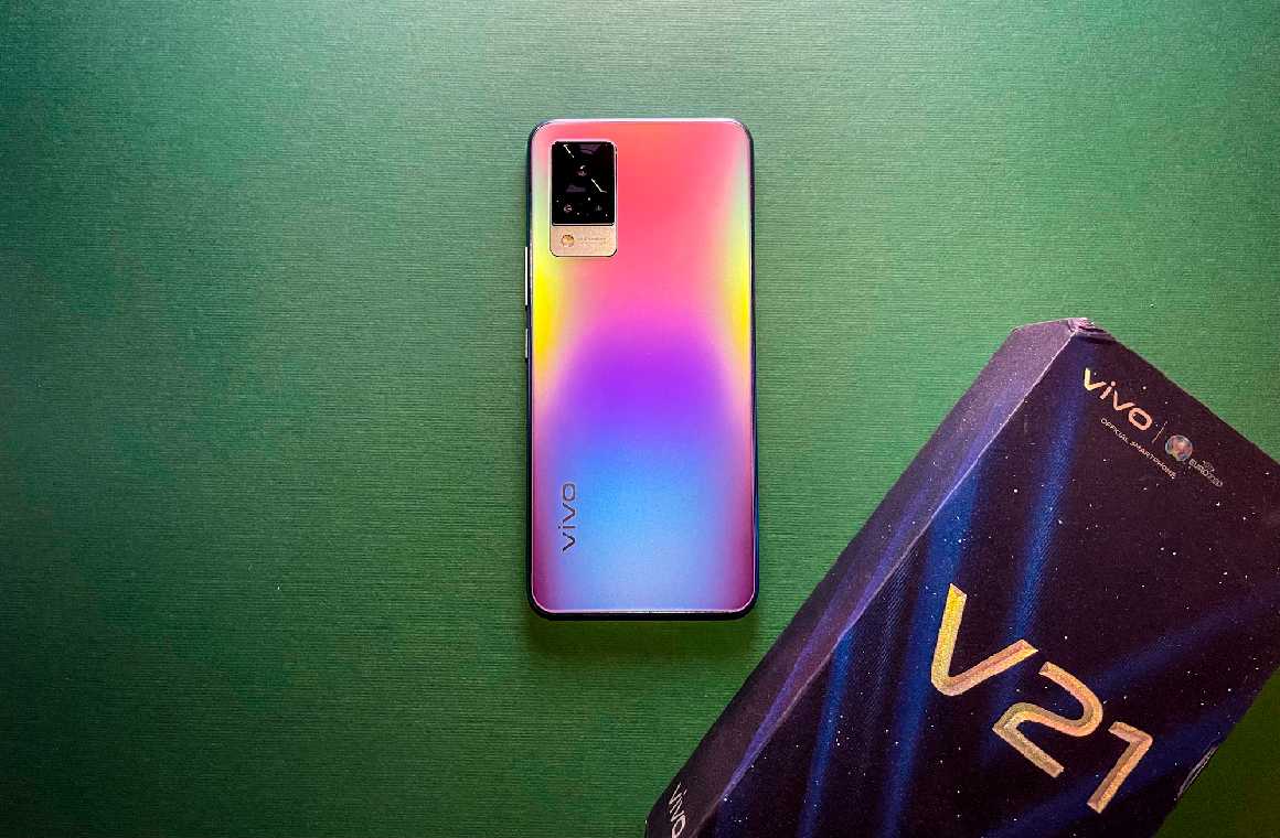 Обзор lg v30