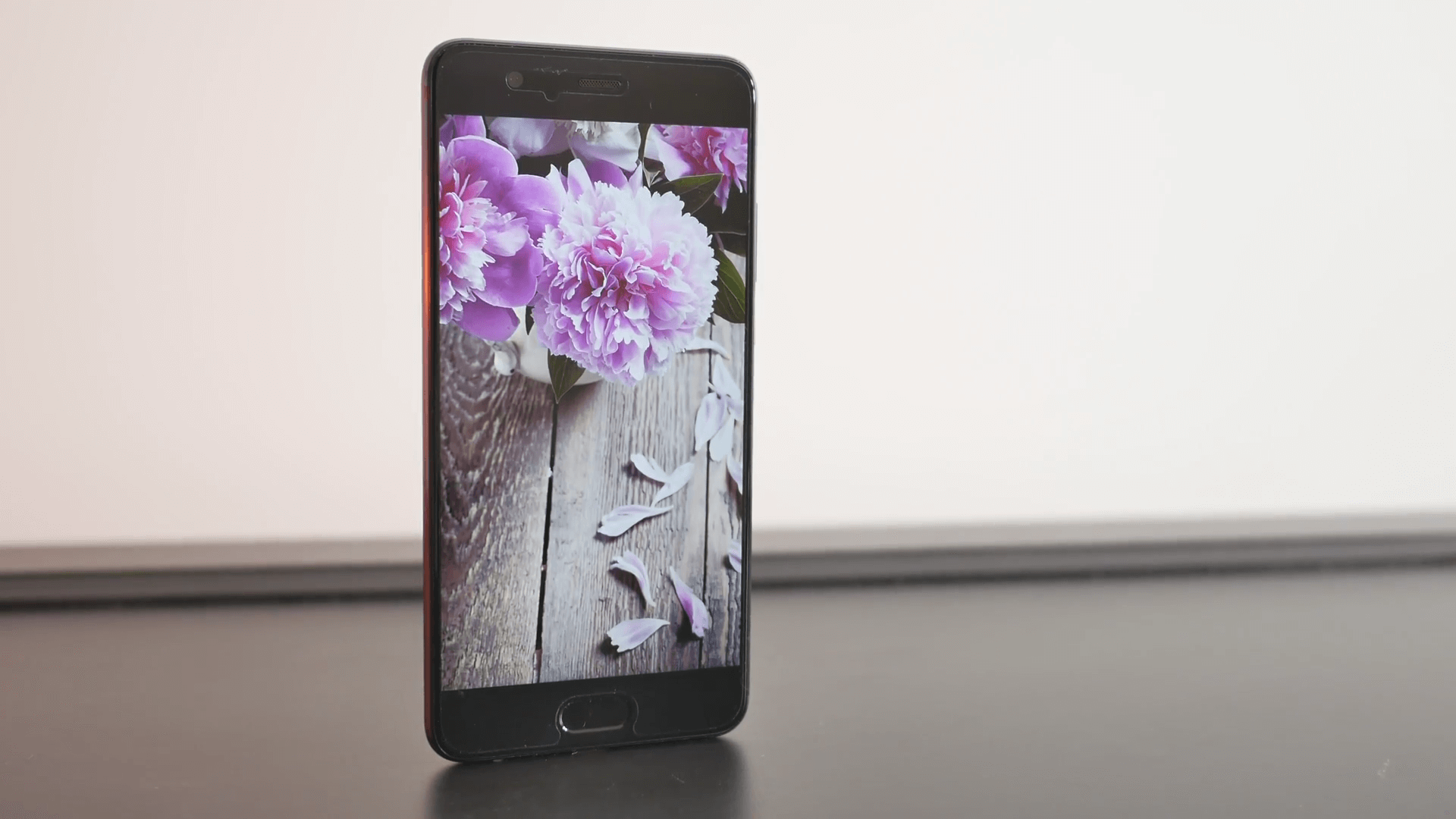 Обзор huawei p10: стоит ли продавать ради него huawei p9?
